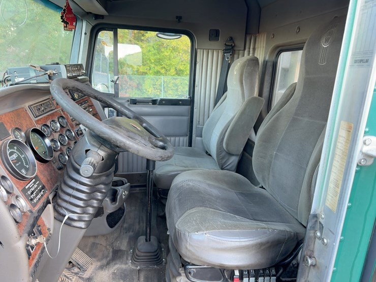 2006-kenworth-w900-image-29
