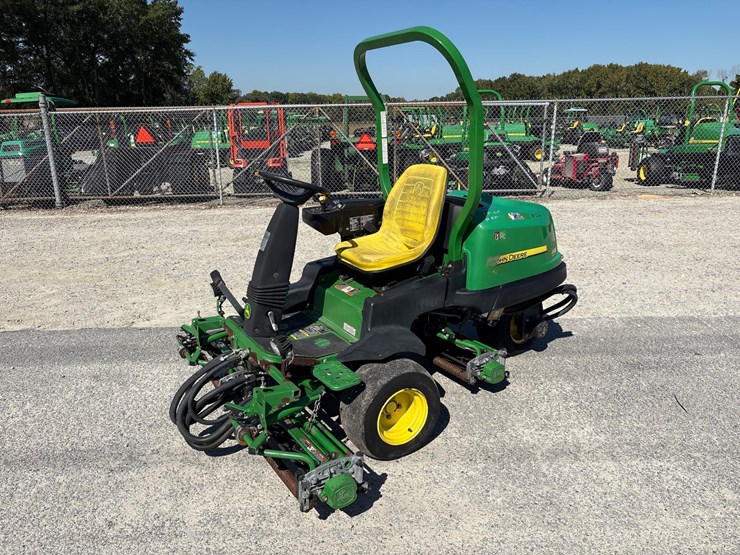 2021-john-deere-2400-image-1