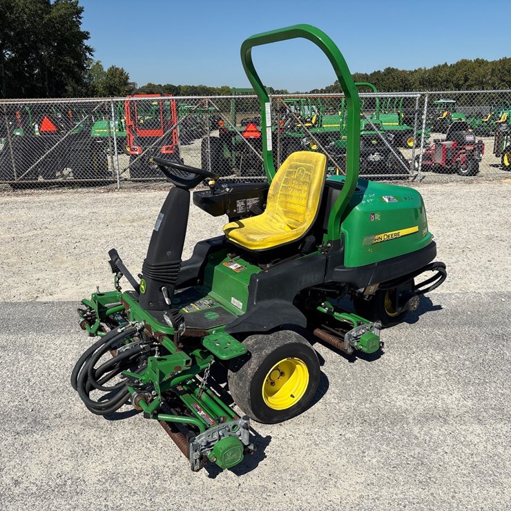 2021 JOHN DEERE 2400