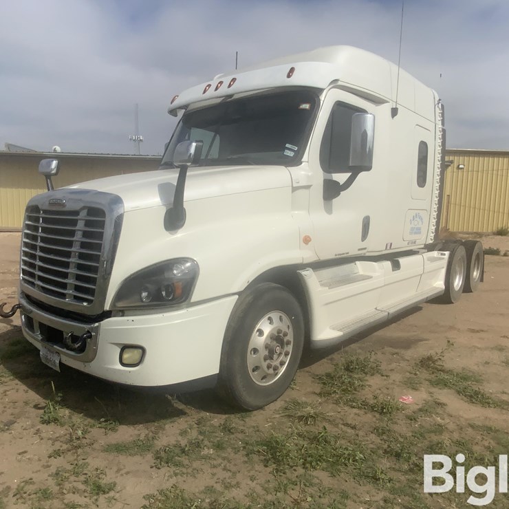2010 FREIGHTLINER CASCADIA 125