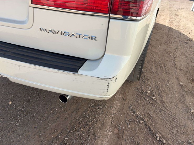 2008-lincoln-navigator-l-image-14