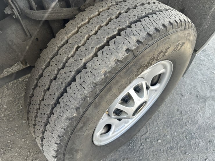 2015-chevrolet-silverado-2500-image-16