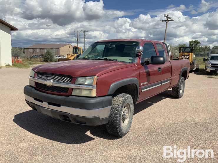 2004-chevrolet-silverado-2500-image-1