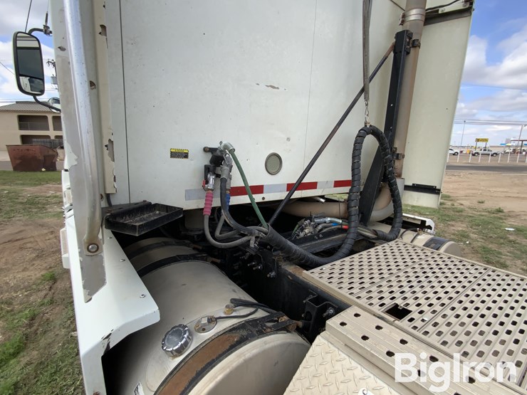 2014-mack-pinnacle-cxu613-image-12