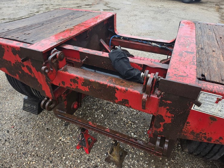 #2081-•-2006-lowboy-pin-on-axle-image-9