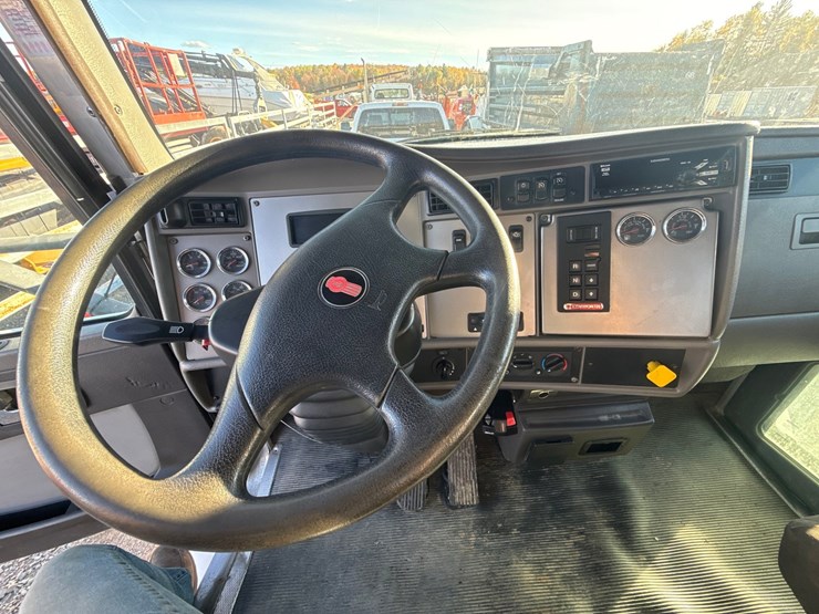 2020-kenworth-t270-image-55