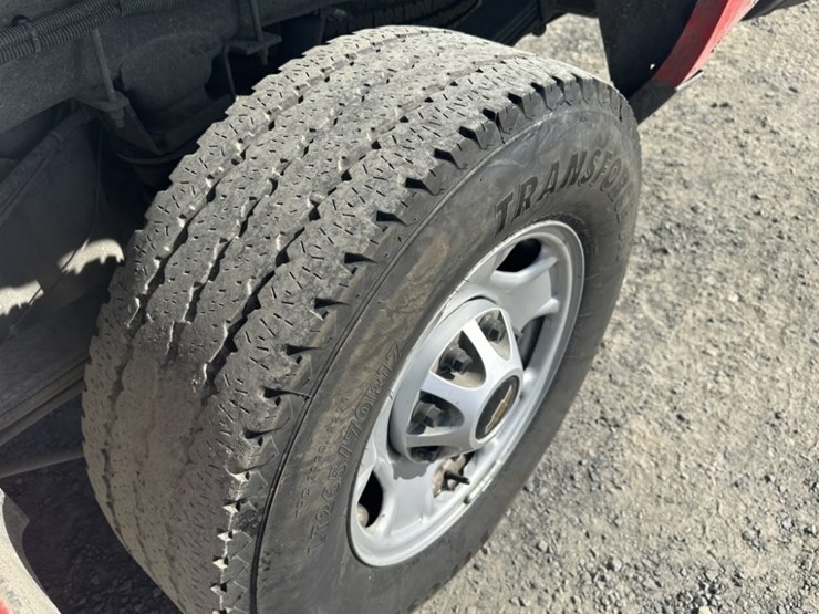 2015-chevrolet-silverado-2500-image-12