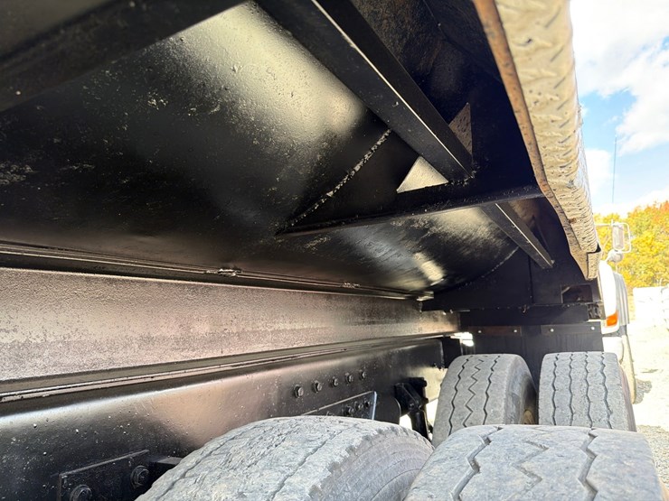 2016-kenworth-t880-image-23