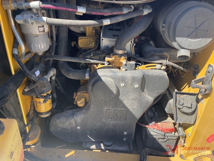 2019-caterpillar-272d3-image-16