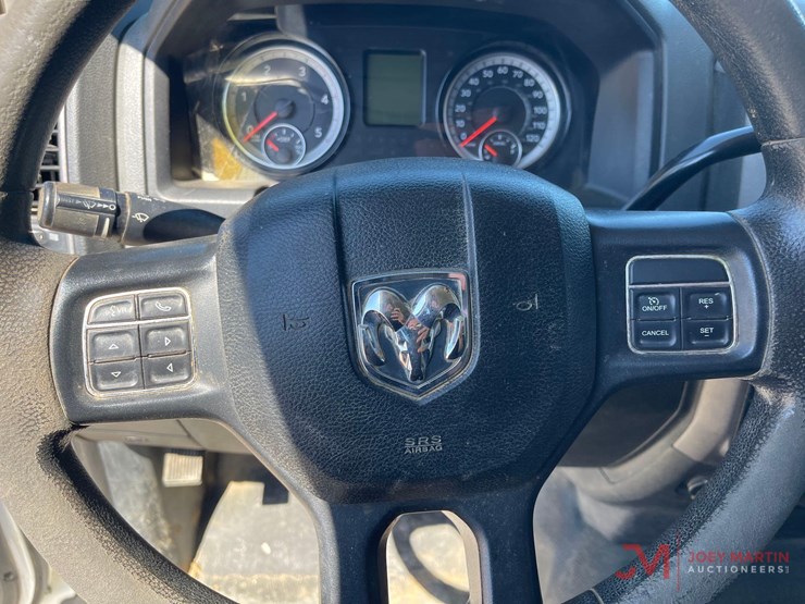 2018-dodge-3500-image-30