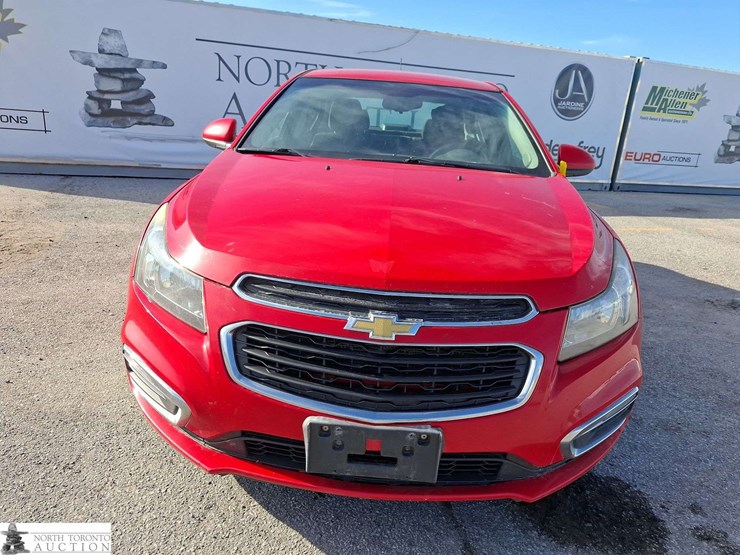 2016-chevrolet-cruze-limited-lt-image-2