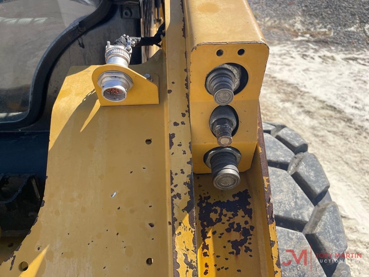 2019-caterpillar-272d3-image-15