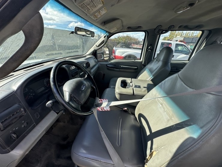 2005-ford-f350-xl-image-20
