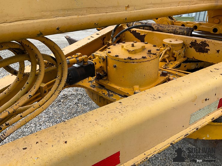 1979-deere-672a-image-20