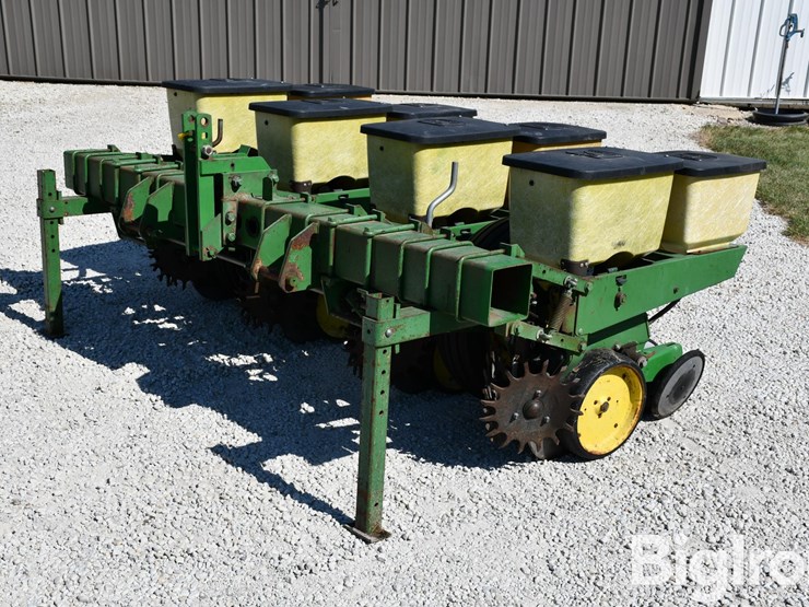 john-deere-7100-image-1