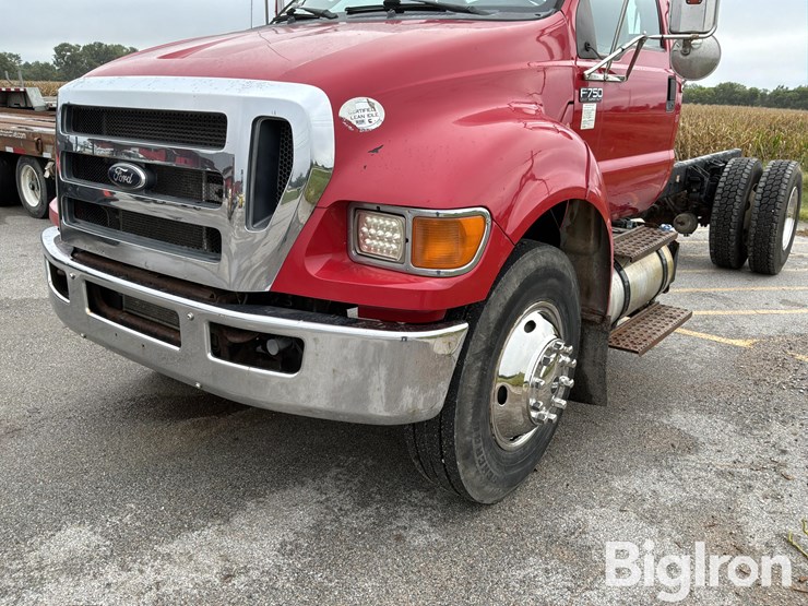 2015-ford-f750-xlt-image-16