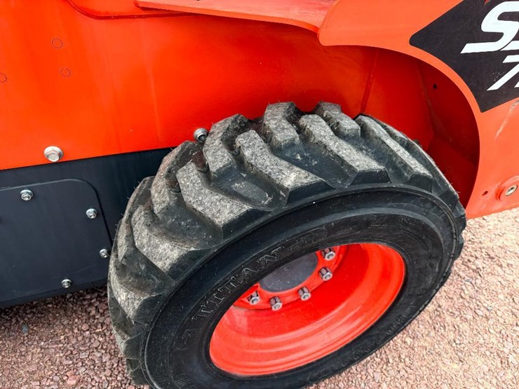 kubota-ssv75-image-7