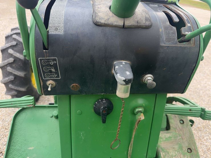 john-deere-3020-image-50