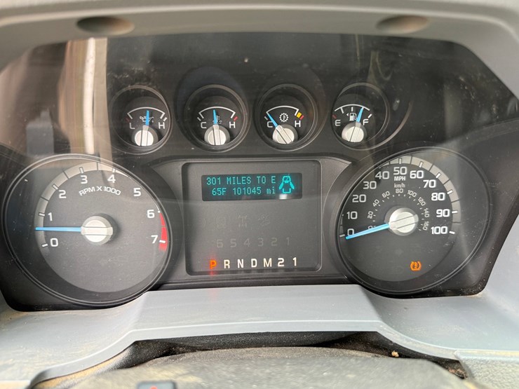 2011-ford-f350-image-25