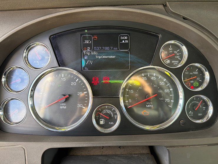 2016-kenworth-t880-image-77