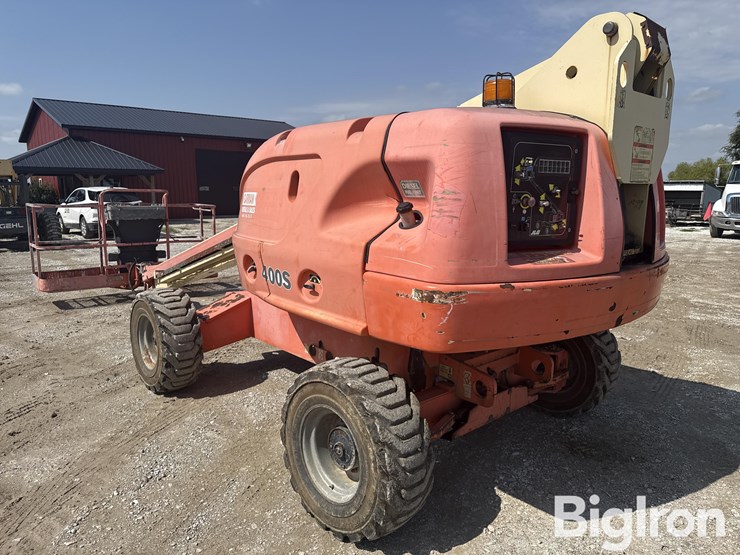 2002-jlg-400s-image-7