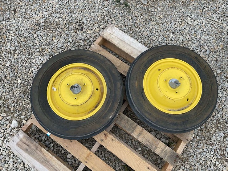john-deere-la-image-1