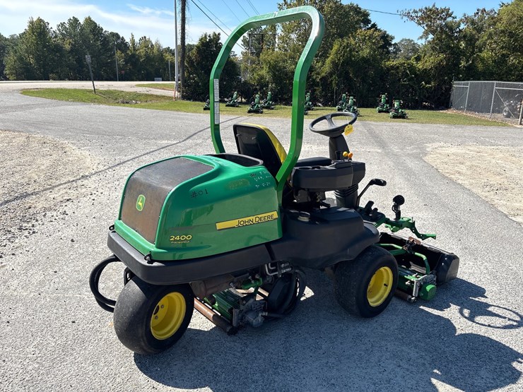 2021-john-deere-2400-image-4