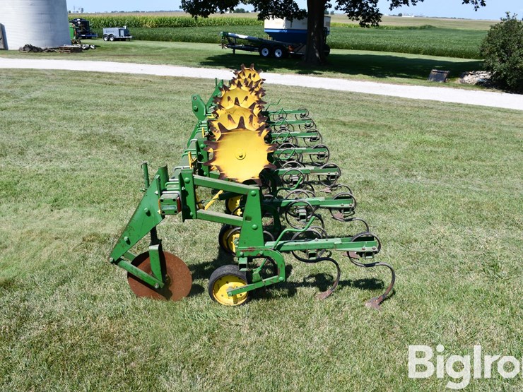 john-deere-er825-8r30-cultivator-image-8
