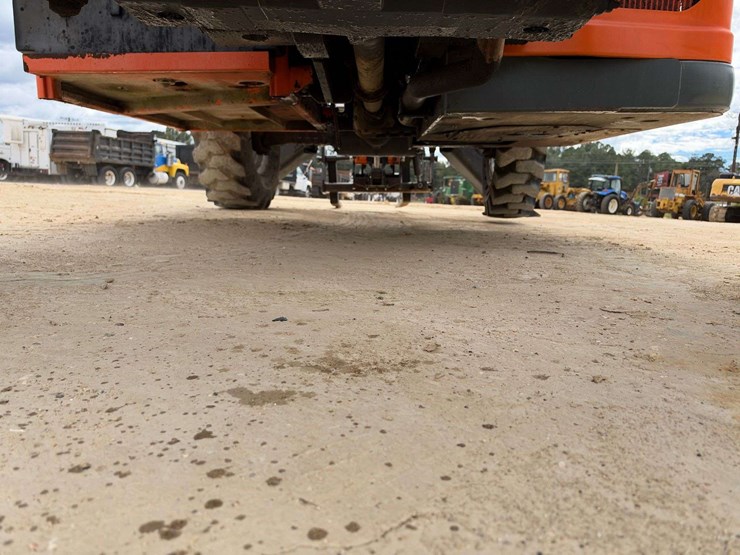 2009-jlg-g10-55a-image-28
