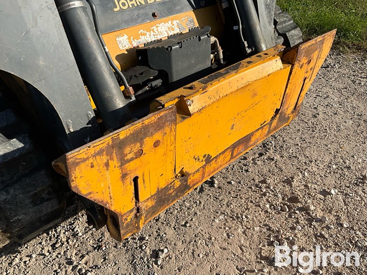 2019-deere-317g-image-16