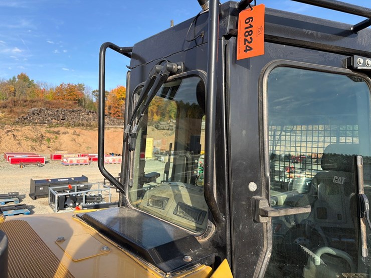 caterpillar-d6t-lgp-image-57