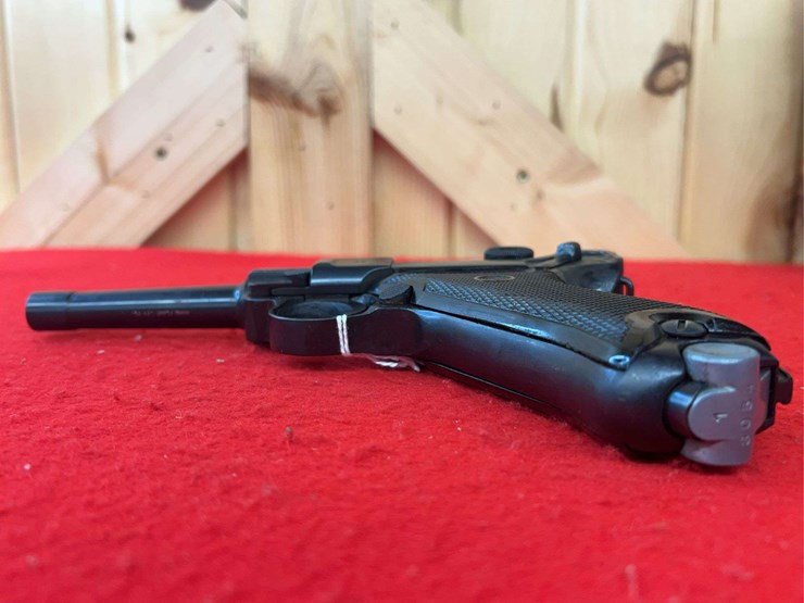 german-luger-9mm-semiauto-pistol-image-7
