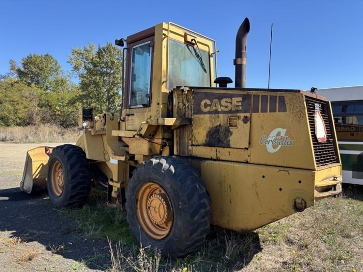 1990-case-621zf-image-3