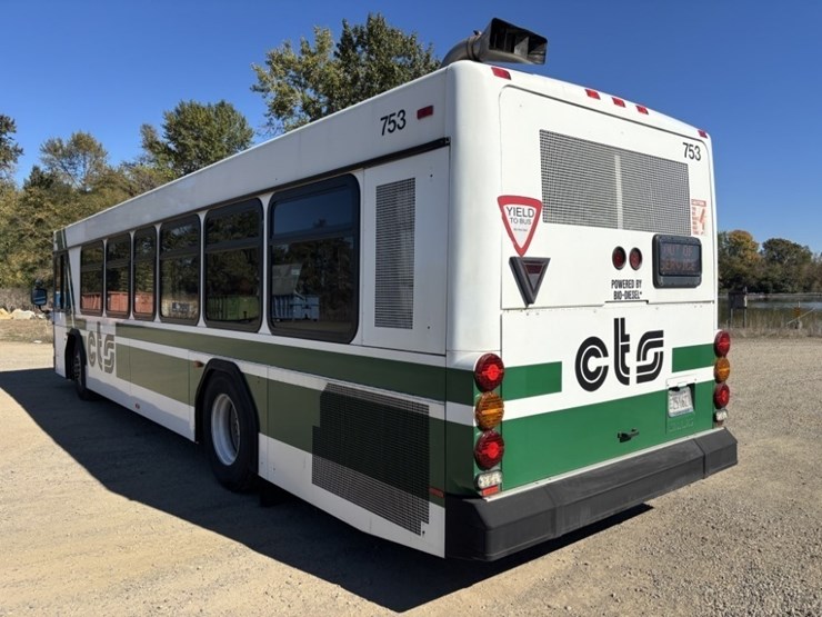 2010-gillig-35'-transit-bus-image-3