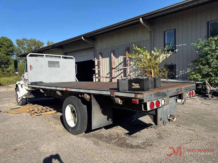 2006-international-durastar-4300-image-3