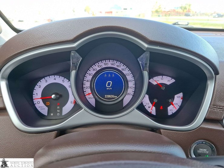 2011-cadillac-srx-image-11