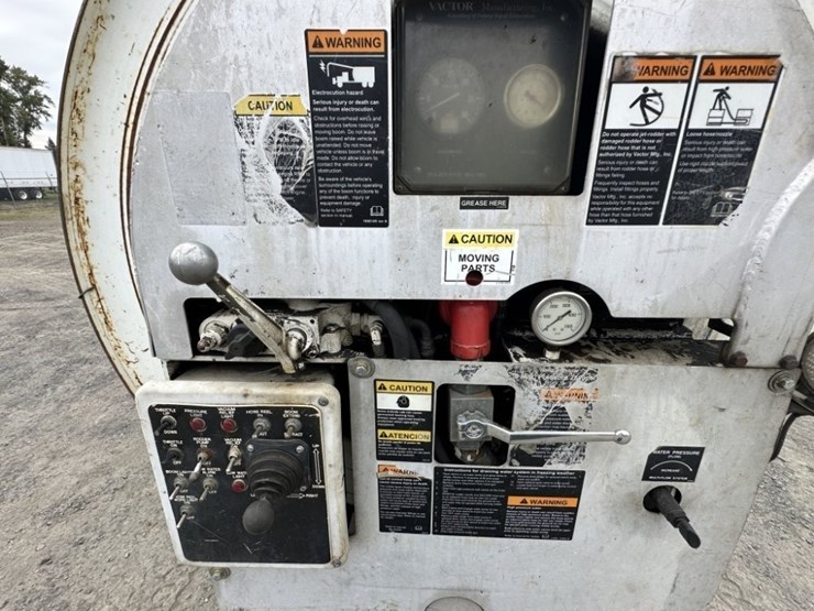2007-international-7600-image-19