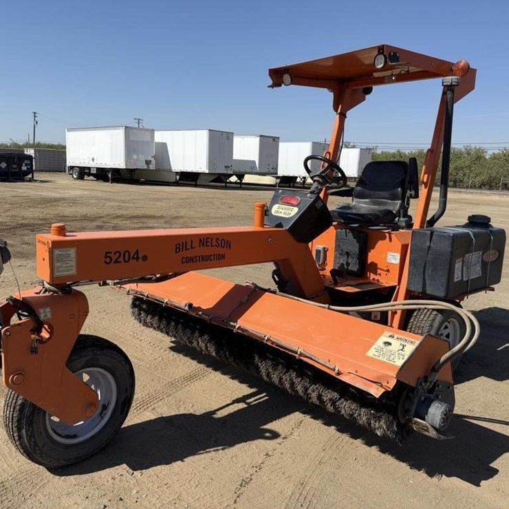 Lay-Mor SM-300 3 Wheel Broom