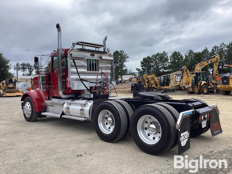 2017-kenworth-w900-image-7