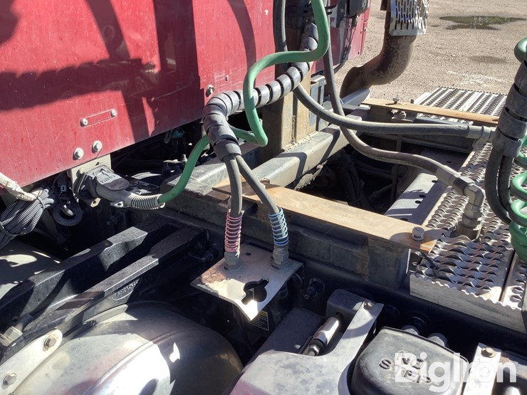 2015-peterbilt-567-image-20