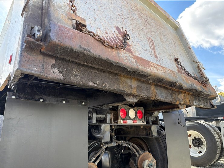 2016-kenworth-t880-image-27