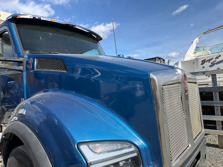 2016-kenworth-t880-image-46