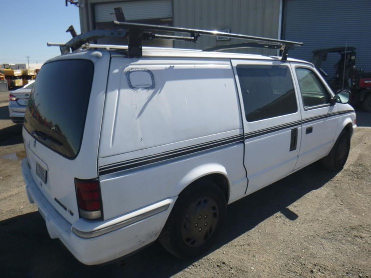 1993-dodge-caravan-image-4
