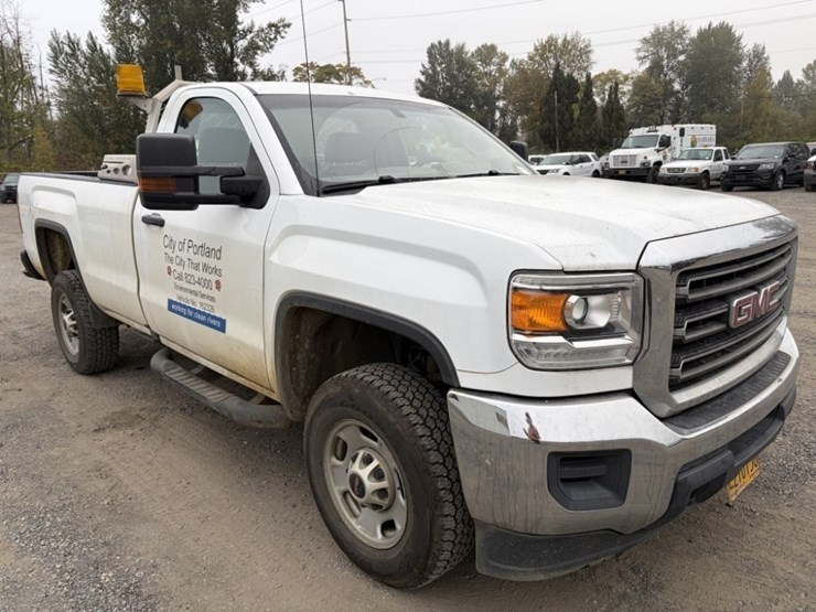 2016-gmc-sierra-pickup-image-2