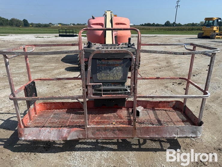 2002-jlg-400s-image-11