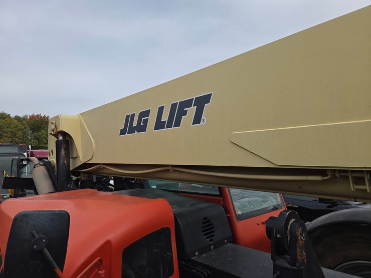 2010-jlg-g10-55a-image-20