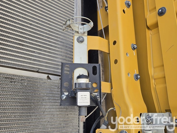 2022-caterpillar-336-image-36