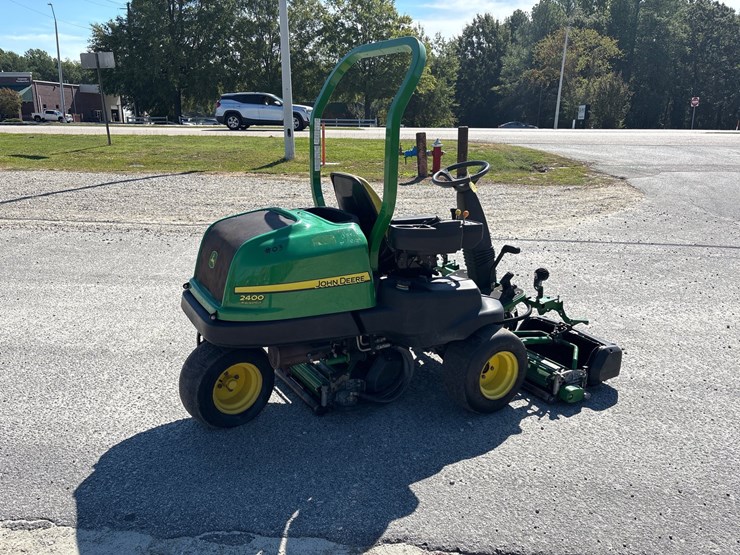 2021-john-deere-2400-image-5