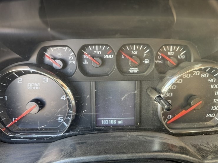 2017-chevrolet-silverado-3500-image-30