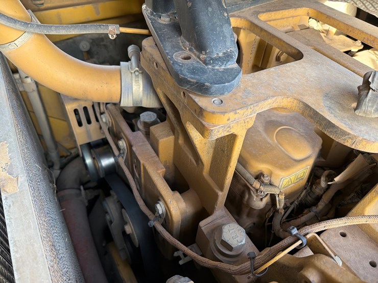 caterpillar-d6t-lgp-image-50